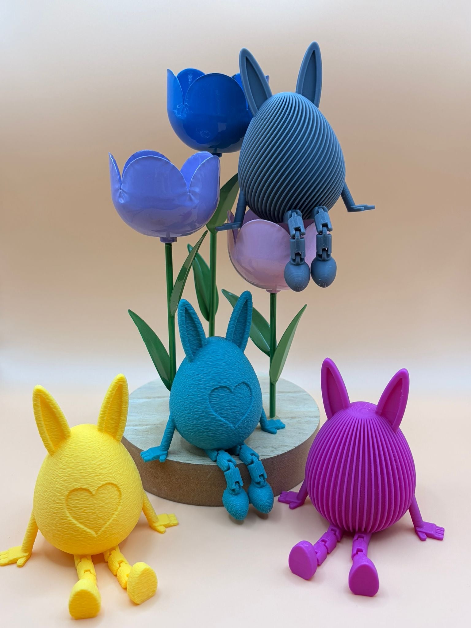 Deko-Ei mit Beinen – moderne Osterfigur - Osterdeko - Ostergeschenk